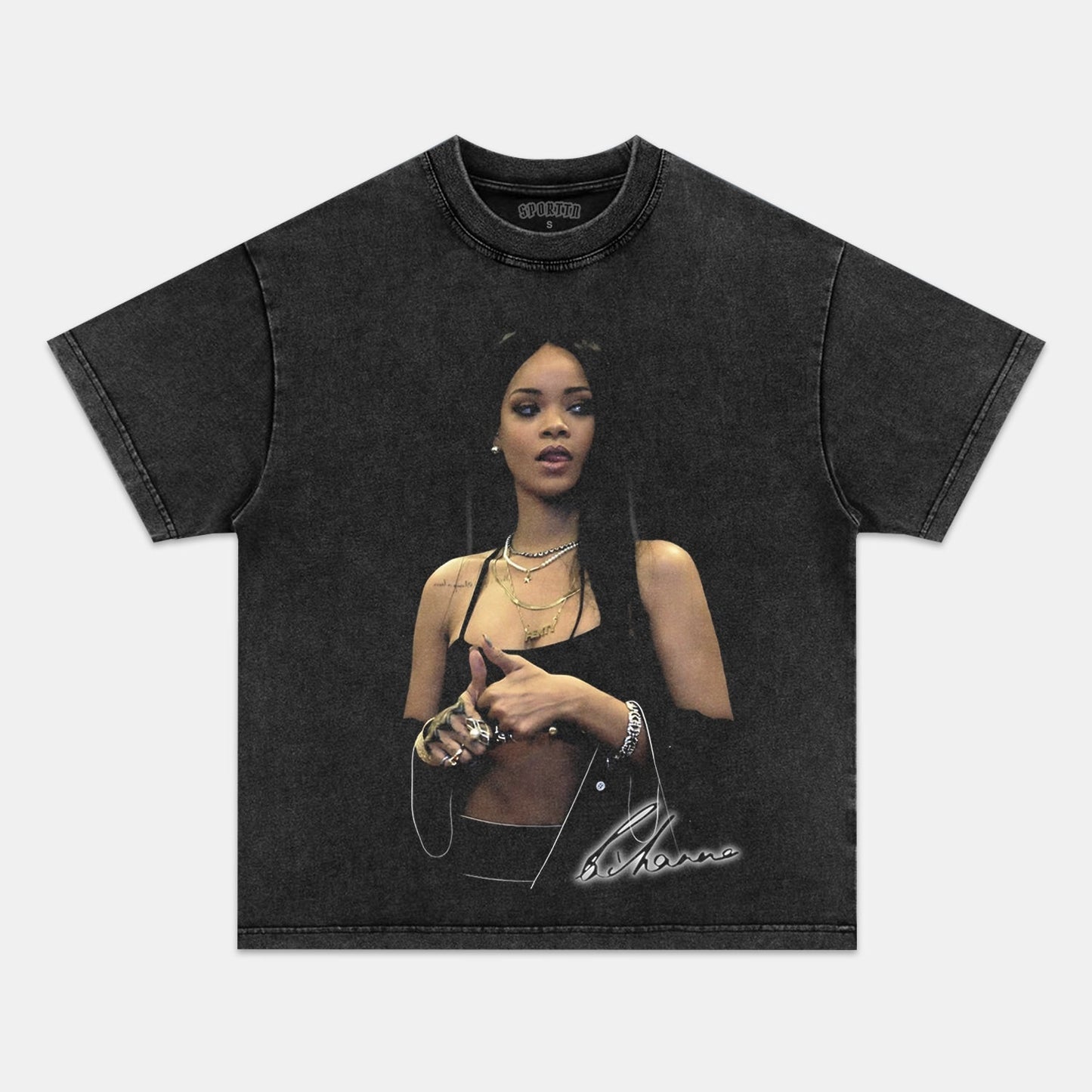 RIHANNA TEE V3