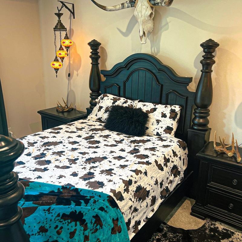 ZBlack and Brown Cow Sheet Set