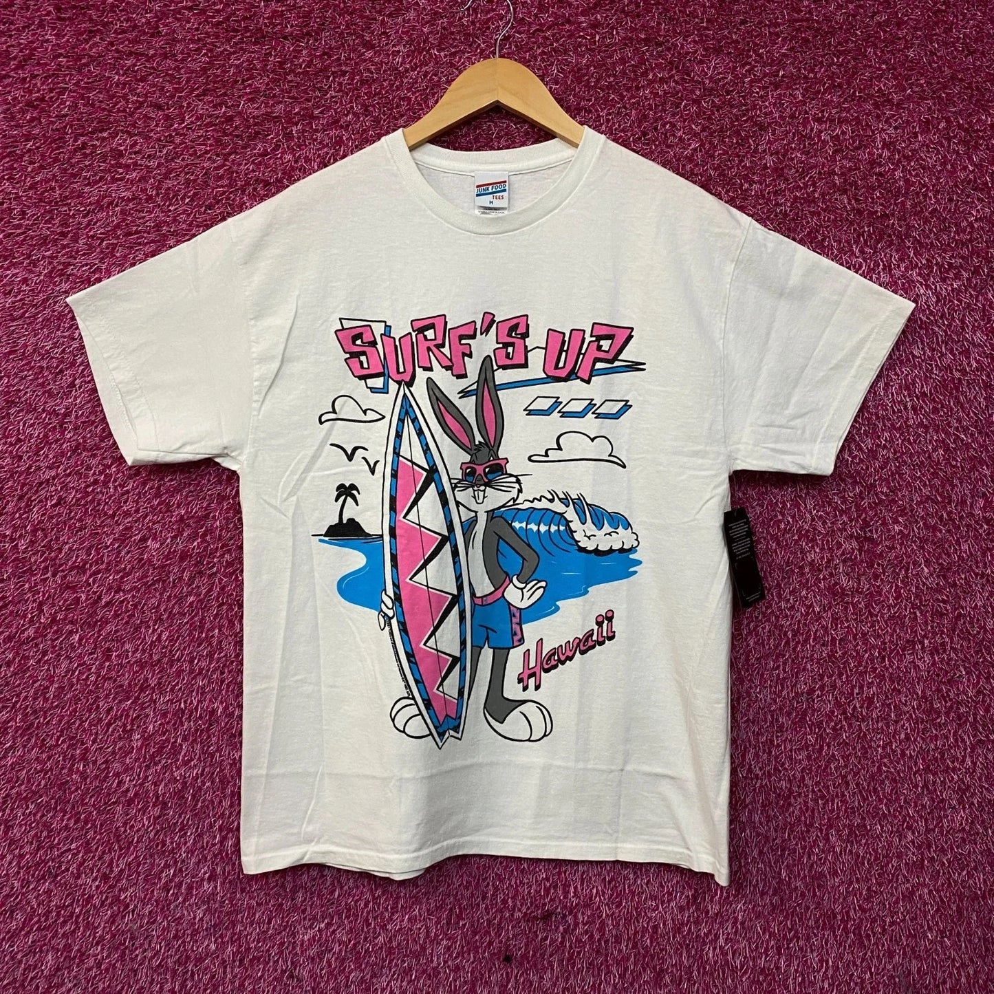 Junk Food Clothing Looney Tunes Bugs Bunny "Surf's Up Doc" Vintage Style Tee Med
