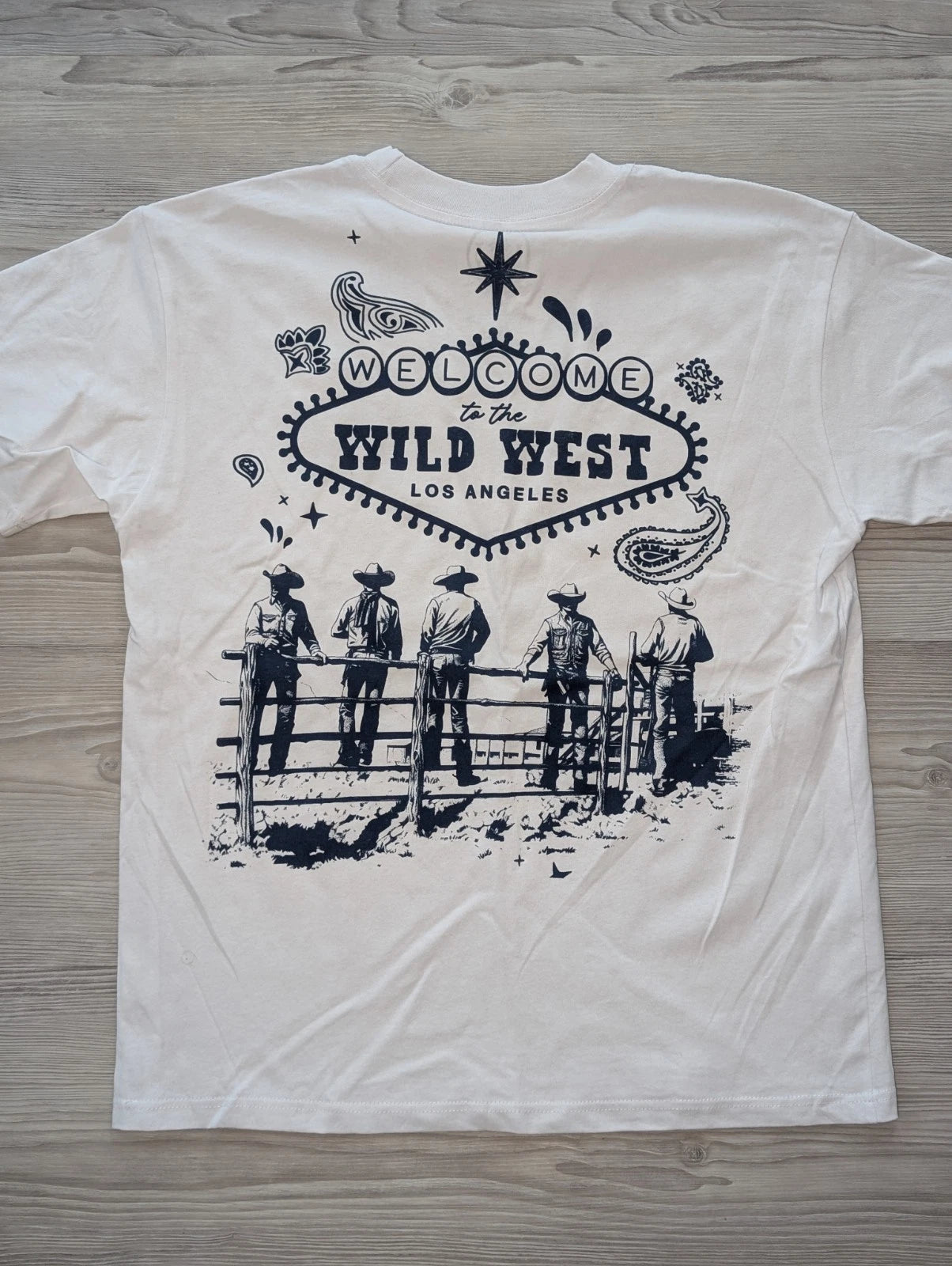 C V L A Wild West Graphic Print White Crew Neck Short Sleeve T-Shirt Men’s M