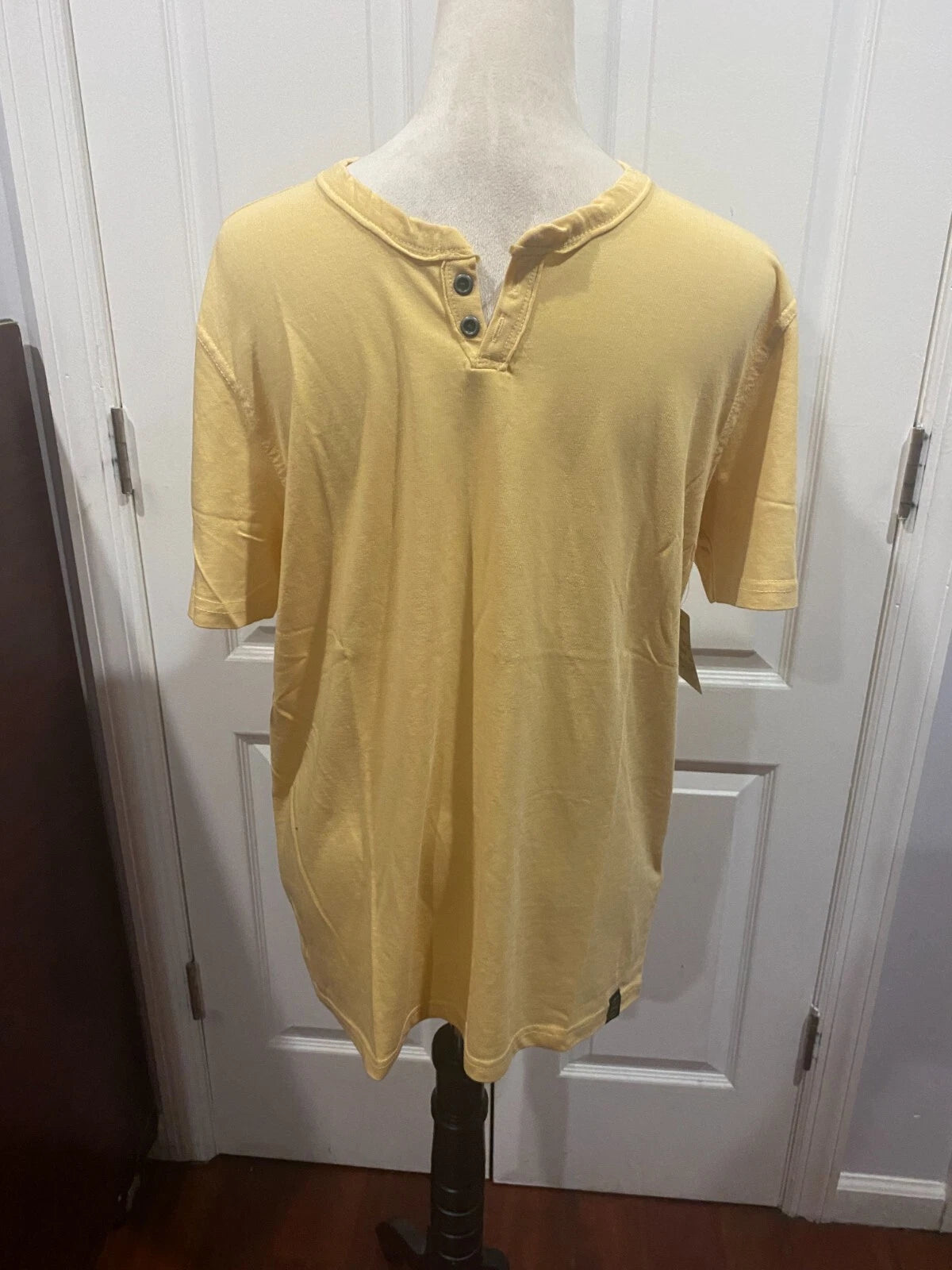 Lucky Brand Venice M Burnout T Shirt Men V Neck Short Sleeve Dark Yellow