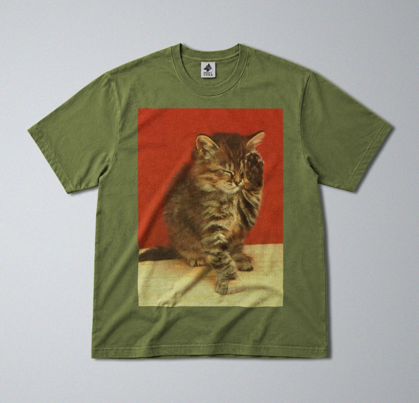 100% Cotton Tee - Regular Fit - Unisex - Cute Sleepy cat - Adorable Animal