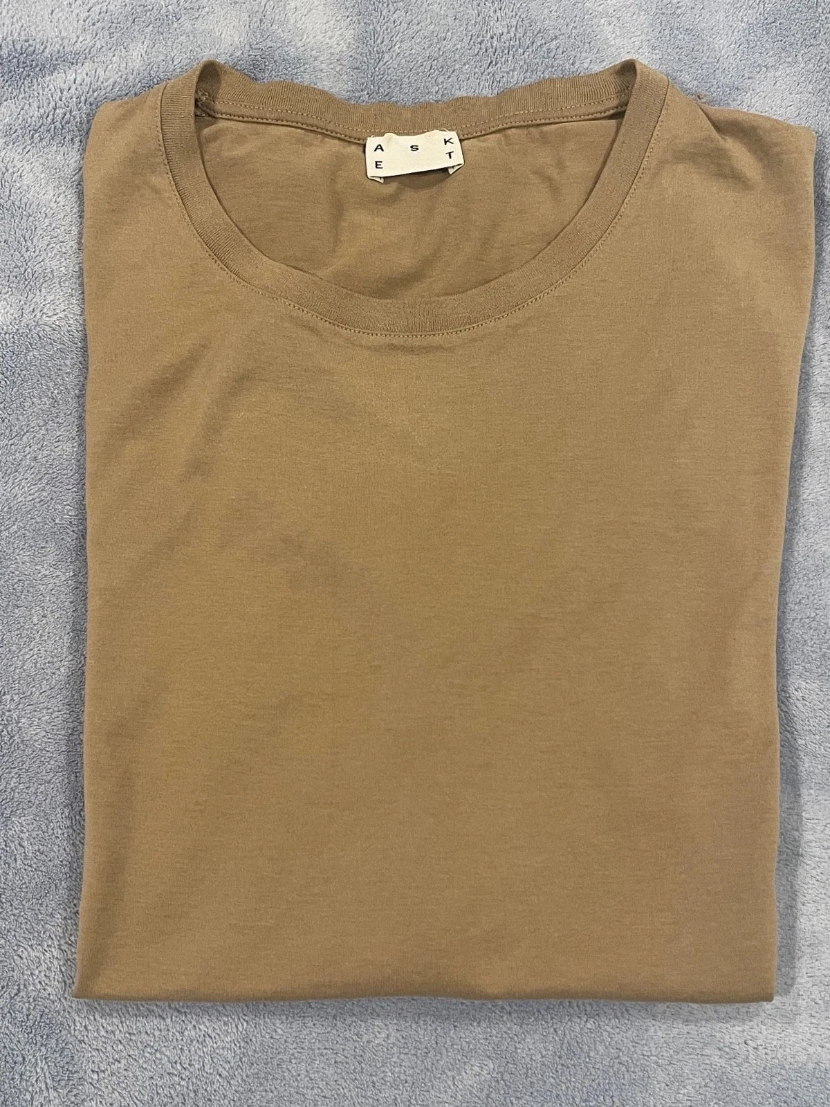 ASKET Lightweight T-Shirt Men’s Medium Taupe – SUPIMA Cotton – Excellent Conditi