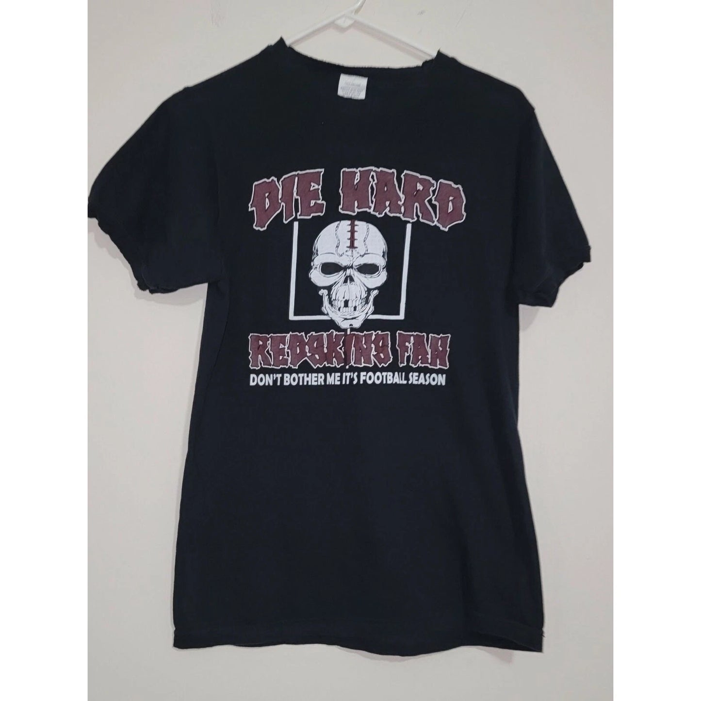 Black Die Hard Redskins Fan Skull Football Season T Shirt Mens M