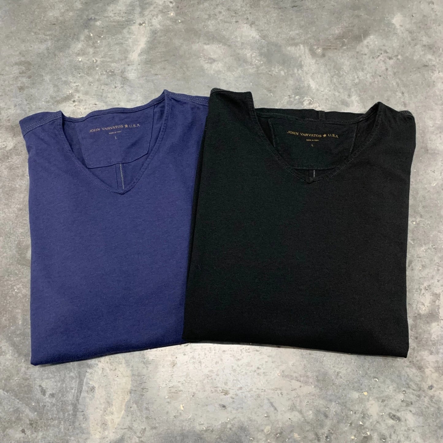 John Varvatos V-Neck T-Shirt Lot 2 Mens Large Navy Black Short Sleeve