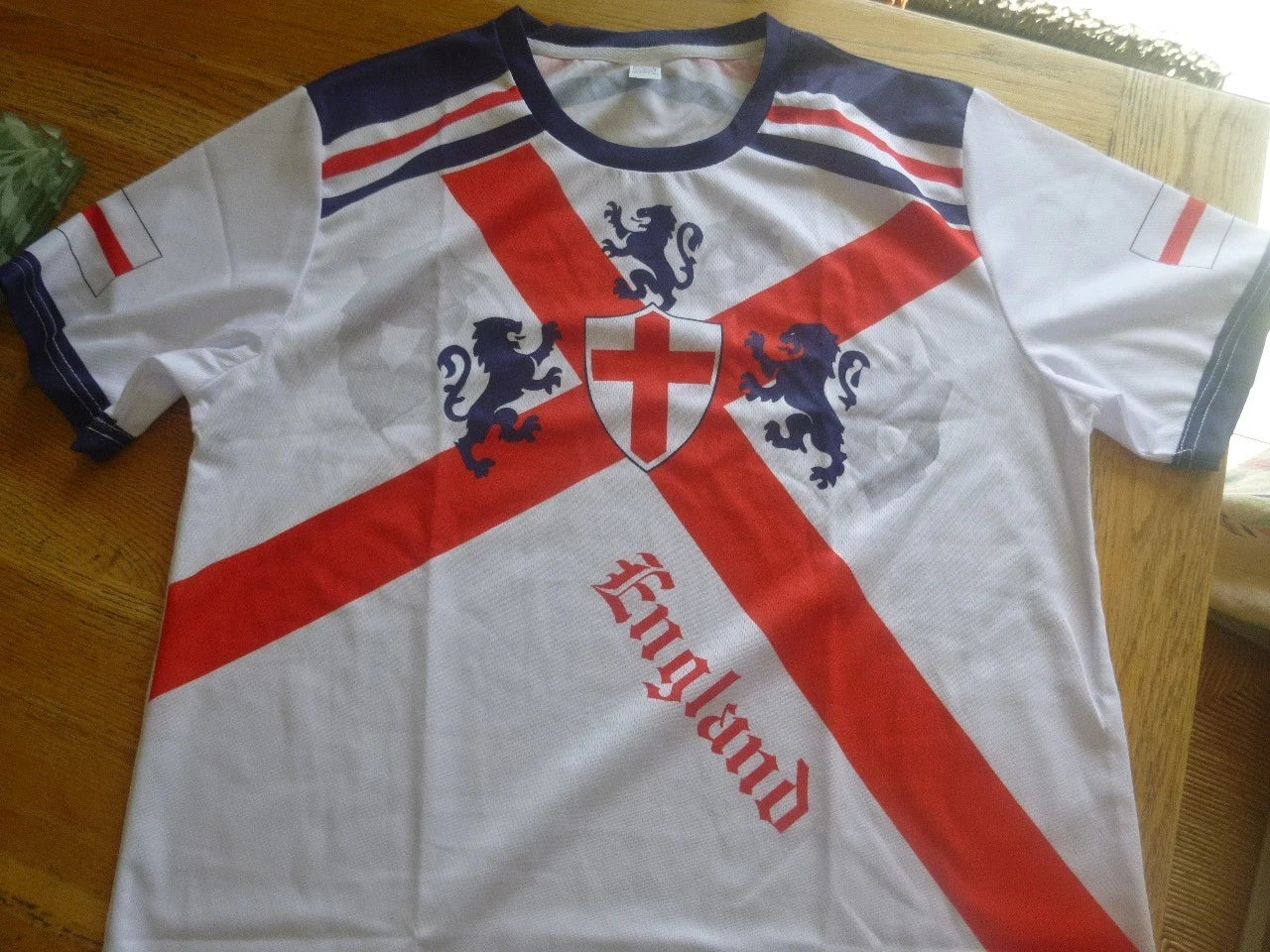 England Football Supporters 3 Lions Shirt Top