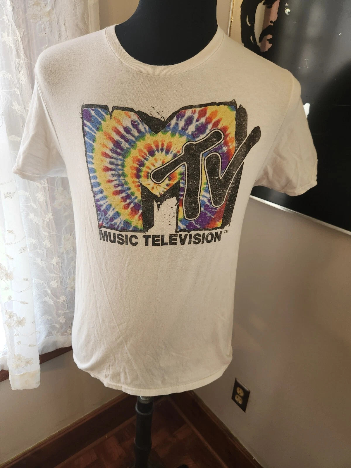 MTV Music Television T-Shirt Rainbow Tie Dye Logo Short Sleeve Size Medium
