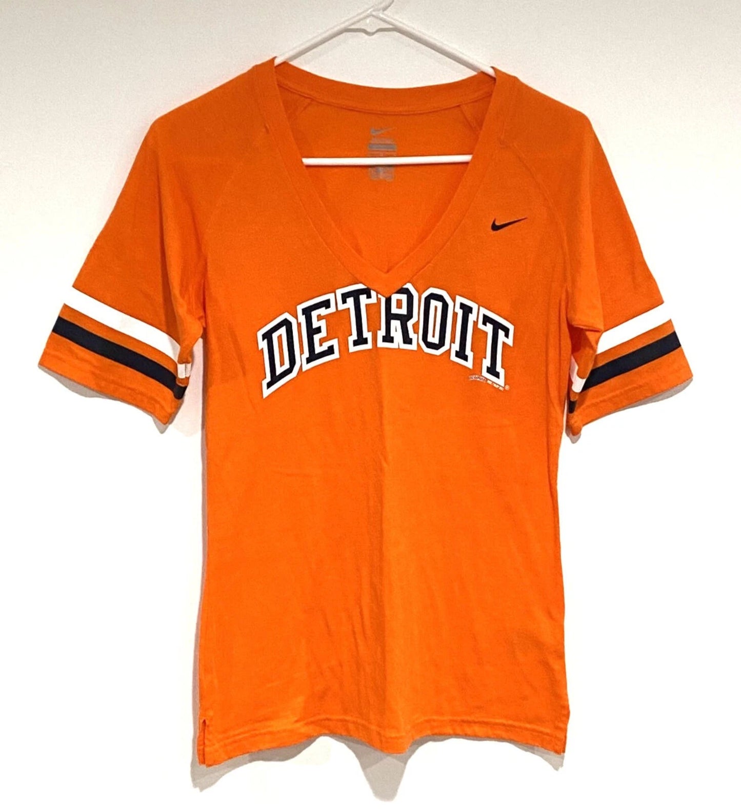 Nike Detroit Tigers T-Shirt Women's Size Medium Orange W/Striped Sleeves V Neck