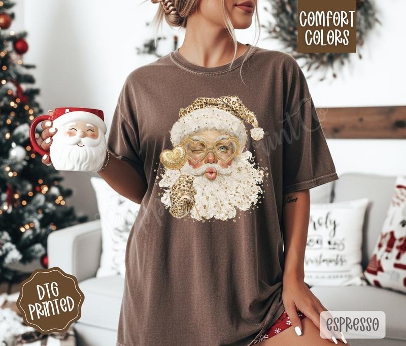Bougie Leopard Santa Shirt Comfort Colors, Trendy Women's Christmas Tshirt