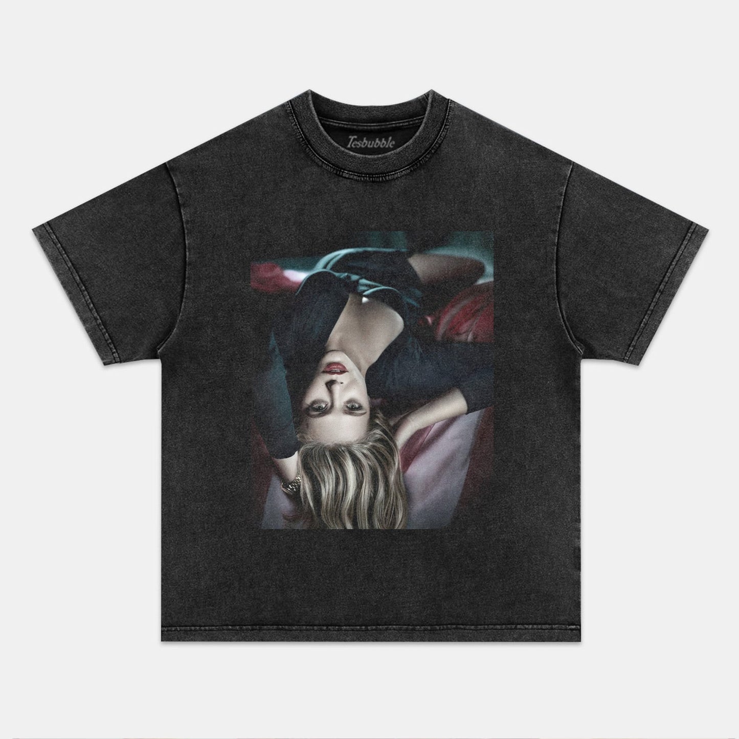 ELIZABETH OLSEN TEE