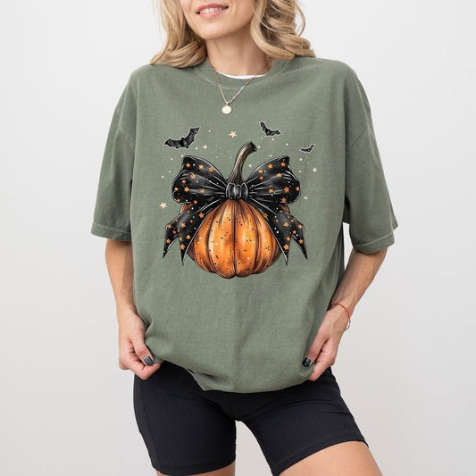 Gothic Coquette Bow Pumpkin Shirt Comfort Colors, Halloween Pumpkin Tees For Girls, Cute Girly Pumpkin Tshirt, Vintage Halloween Pumpkin T-shirt, Spooky Season Outfits, Casual Womenswear, Oversized Women's Tops, Comfy Cotton Fabric Relaxed Fit Chic Style