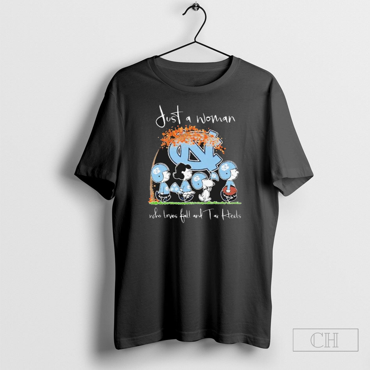 Official Just A Woman Who Loves Fall And Unc Tar Heels X The Peanuts Walking