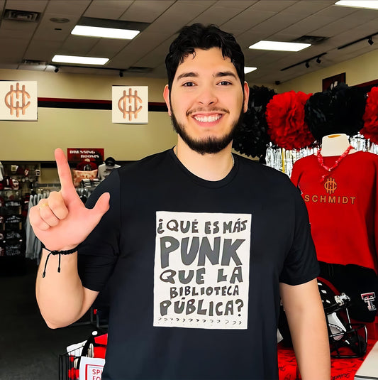 Qué Es Más Punk Que la Biblioteca Pública shirt