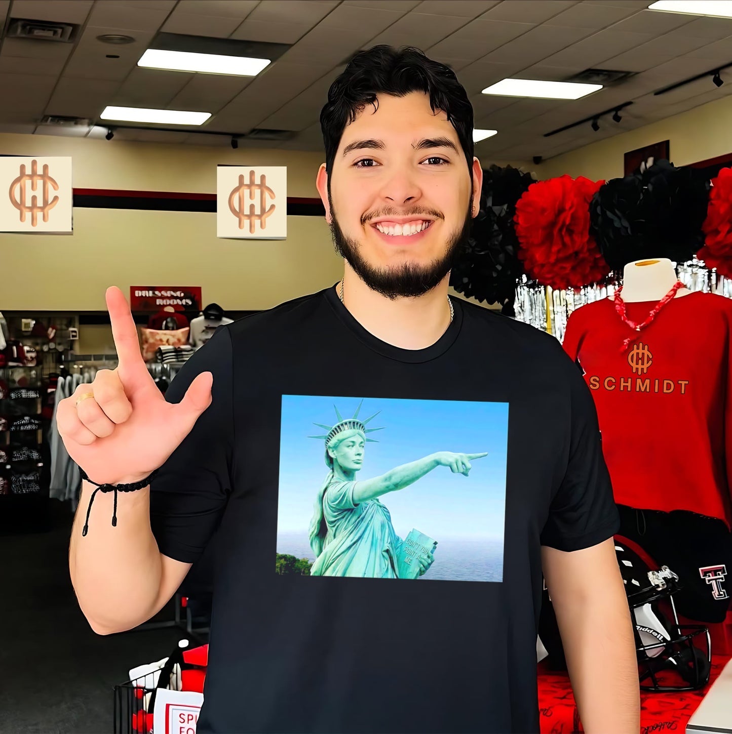 Sophie Cunningham Statue Don’t You Point at Me shirt