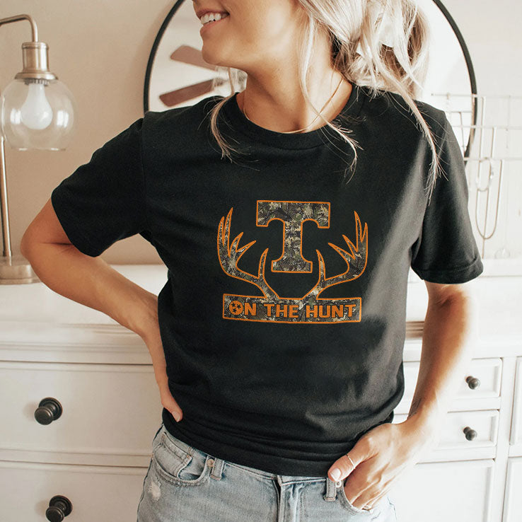 Tennessee Volunteers Baseball On The Hunt T Shirt