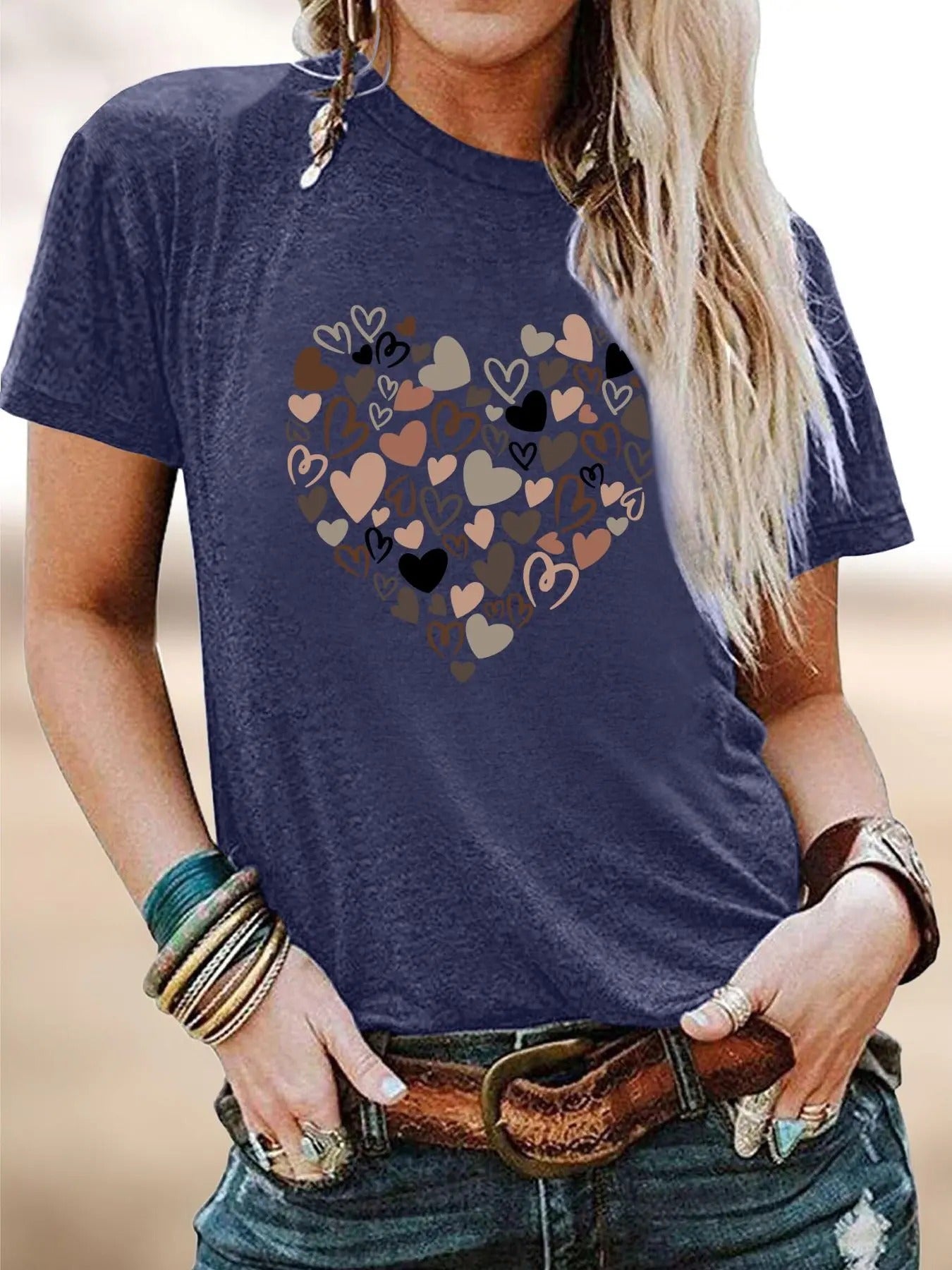 Women's Heart Print Round Neck Short Sleeve Tee, Casual Crew Neck T-Shirt for Daily Wear, Ladies Clothes for All Seasons