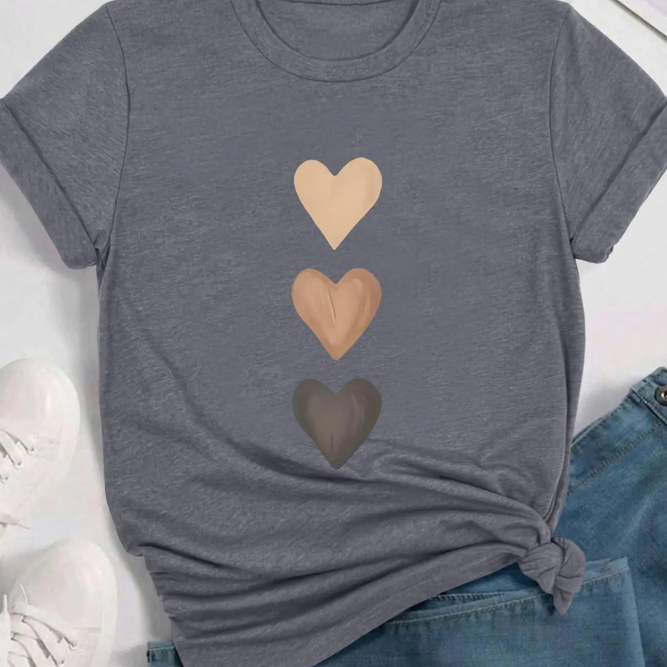 Women's Heart Print Round Neck Tee, Casual Short Sleeve Crew Neck T-shirt for Daily Wear, Ladies Clothes for All Seasons