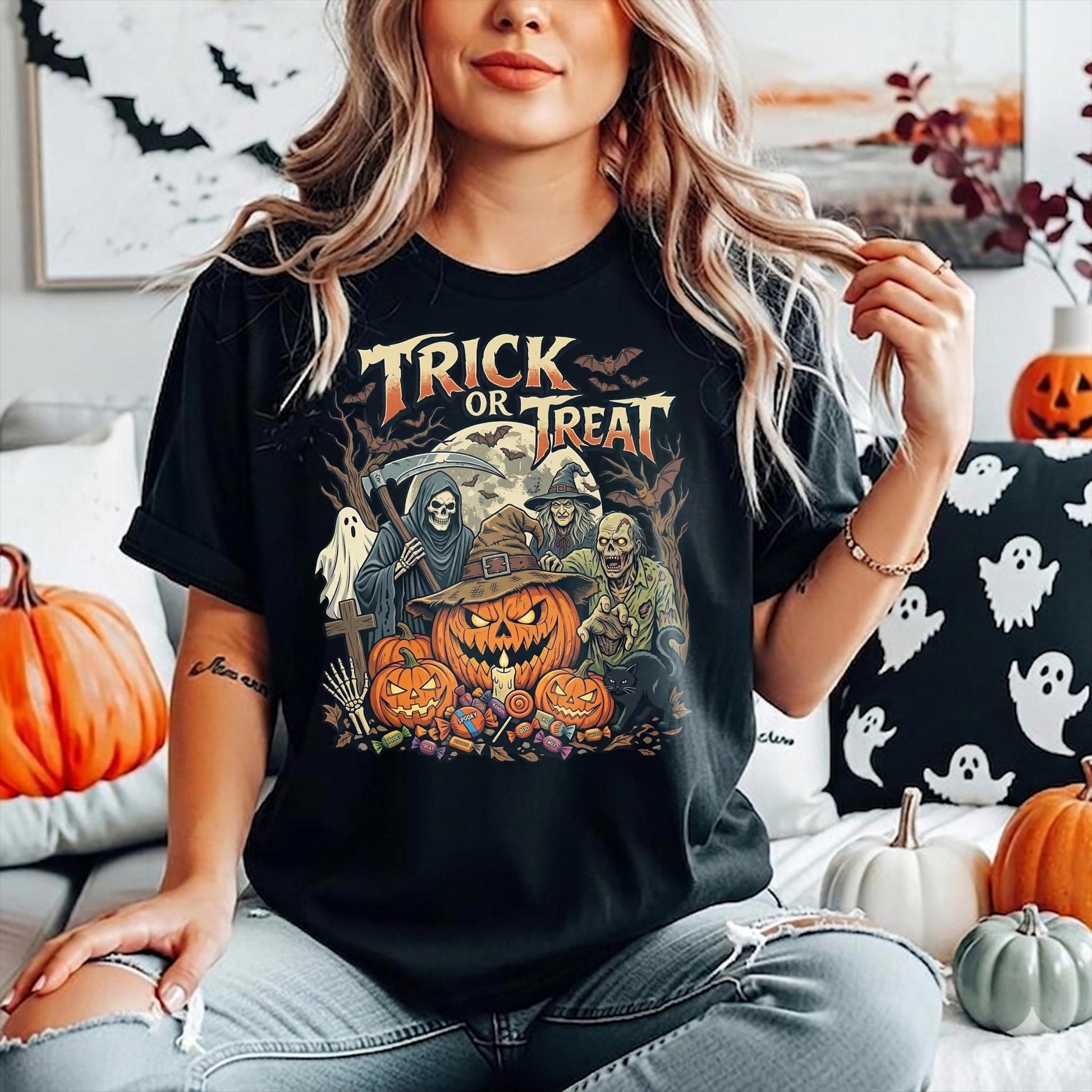 Retro Trick Treat Halloween Spooky Season Tee Vintage Ghost Fall Family Matching Outfits (2)