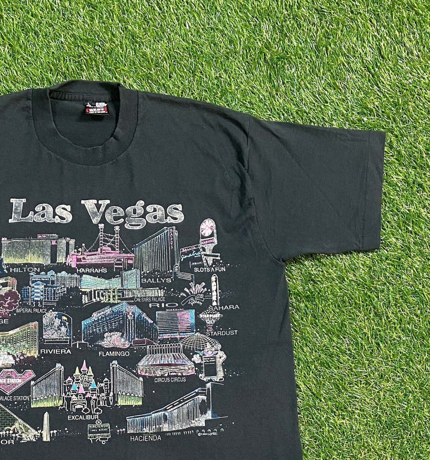 Vintage Las Vegas Tee Fruit Loom Made Usa Size Large Hotel Casino Gambling Nevada 1990s 90s (2)