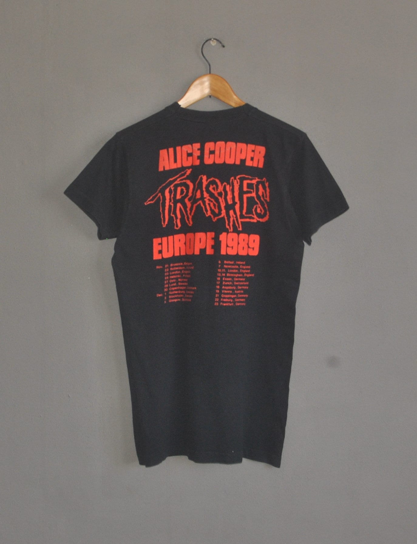 Vintage 1989 Alice Cooper Thrashes Europe Tour Concert Size Small Rare Heavy Metal Hard Glam Rock 80s Shock Rock Ozzy Osbourne Tee (2)
