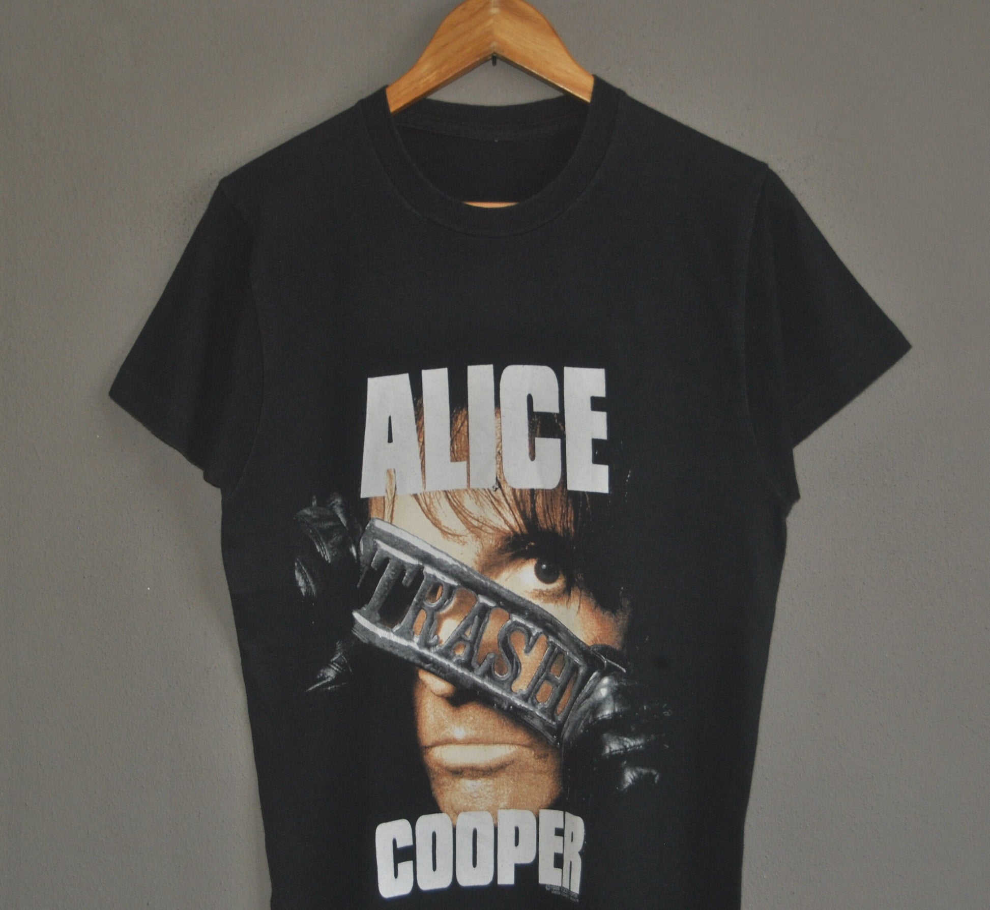 Vintage 1989 Alice Cooper Thrashes Europe Tour Concert Size Small Rare Heavy Metal Hard Glam Rock 80s Shock Rock Ozzy Osbourne Tee (3)