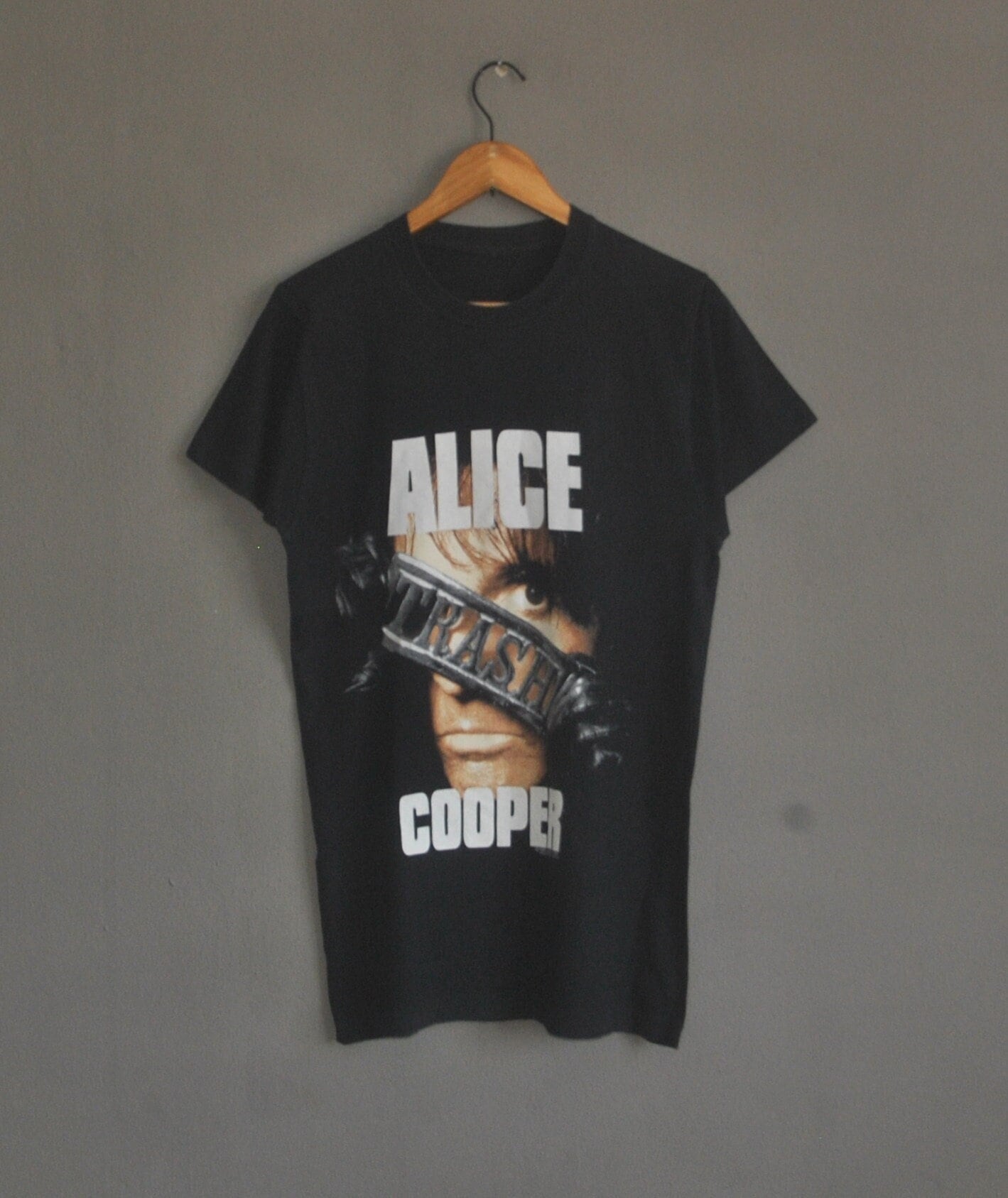Vintage 1989 Alice Cooper Thrashes Europe Tour Concert Size Small Rare Heavy Metal Hard Glam Rock 80s Shock Rock Ozzy Osbourne Tee (1)