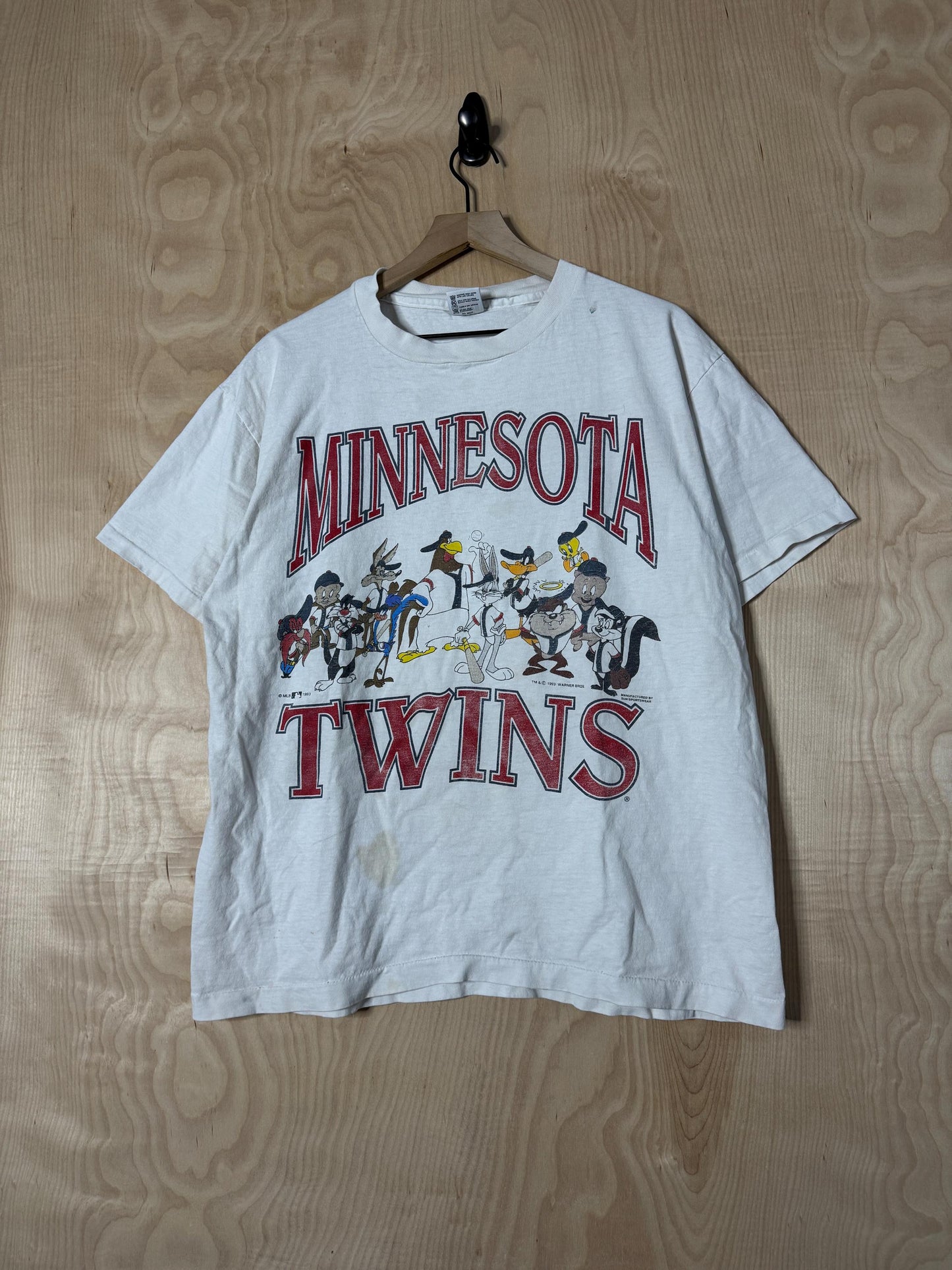 Vintage 90s Minnesota Twins Looney Tunes Distressed White Size Xl (1)