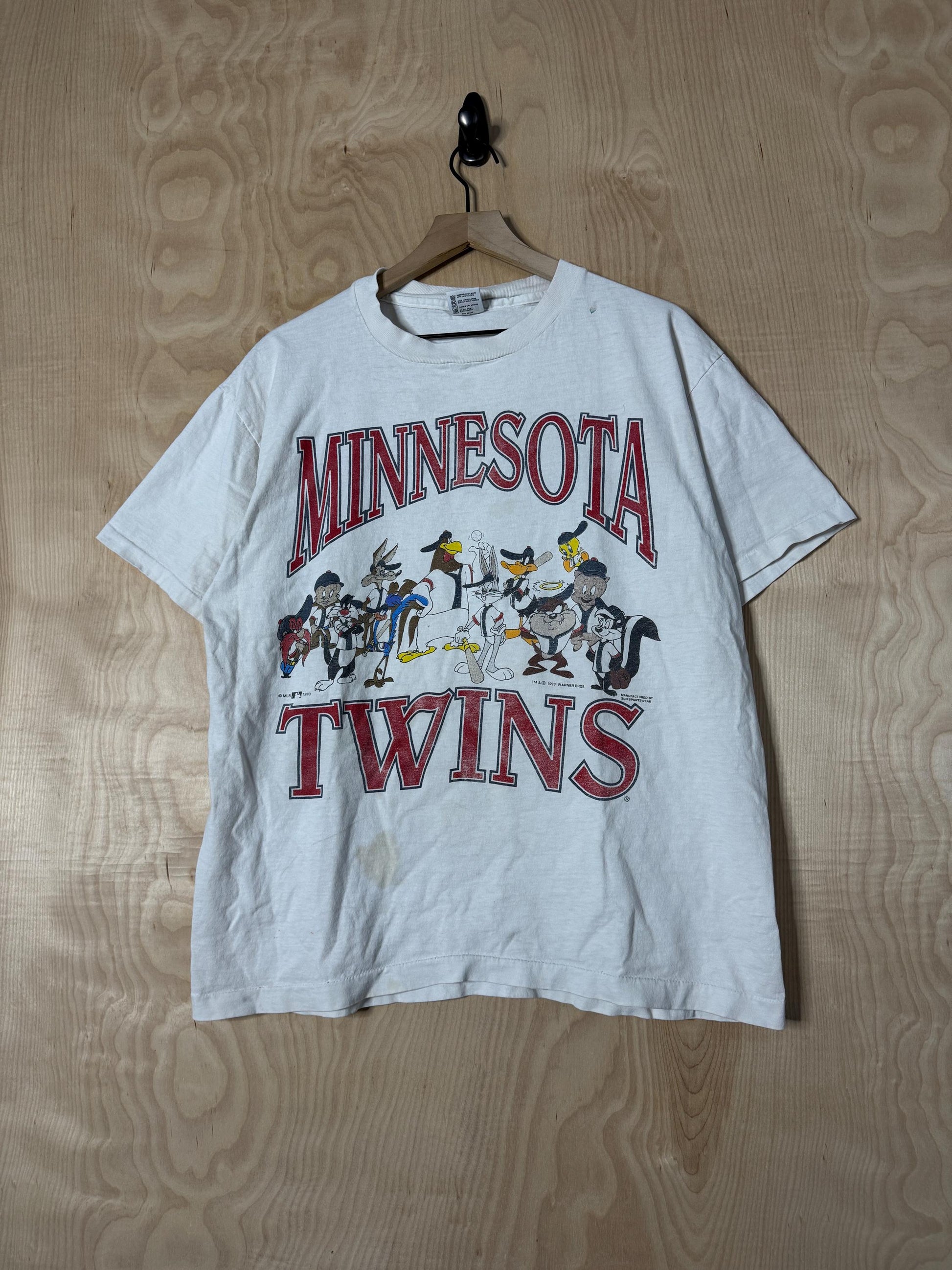 Vintage 90s Minnesota Twins Looney Tunes Distressed White Size Xl (1)