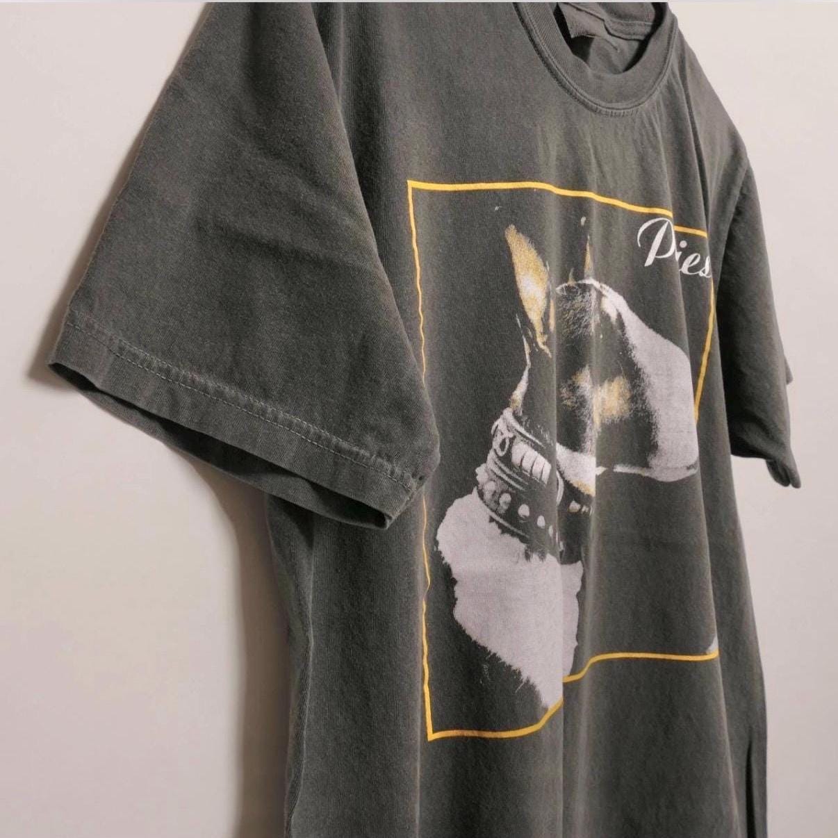Pixies Here Comes Man Tee Ultra Faded Post Punk Alternative Noise Grunge Band Bull Terrier Dog Album Cover Single Medium (2)