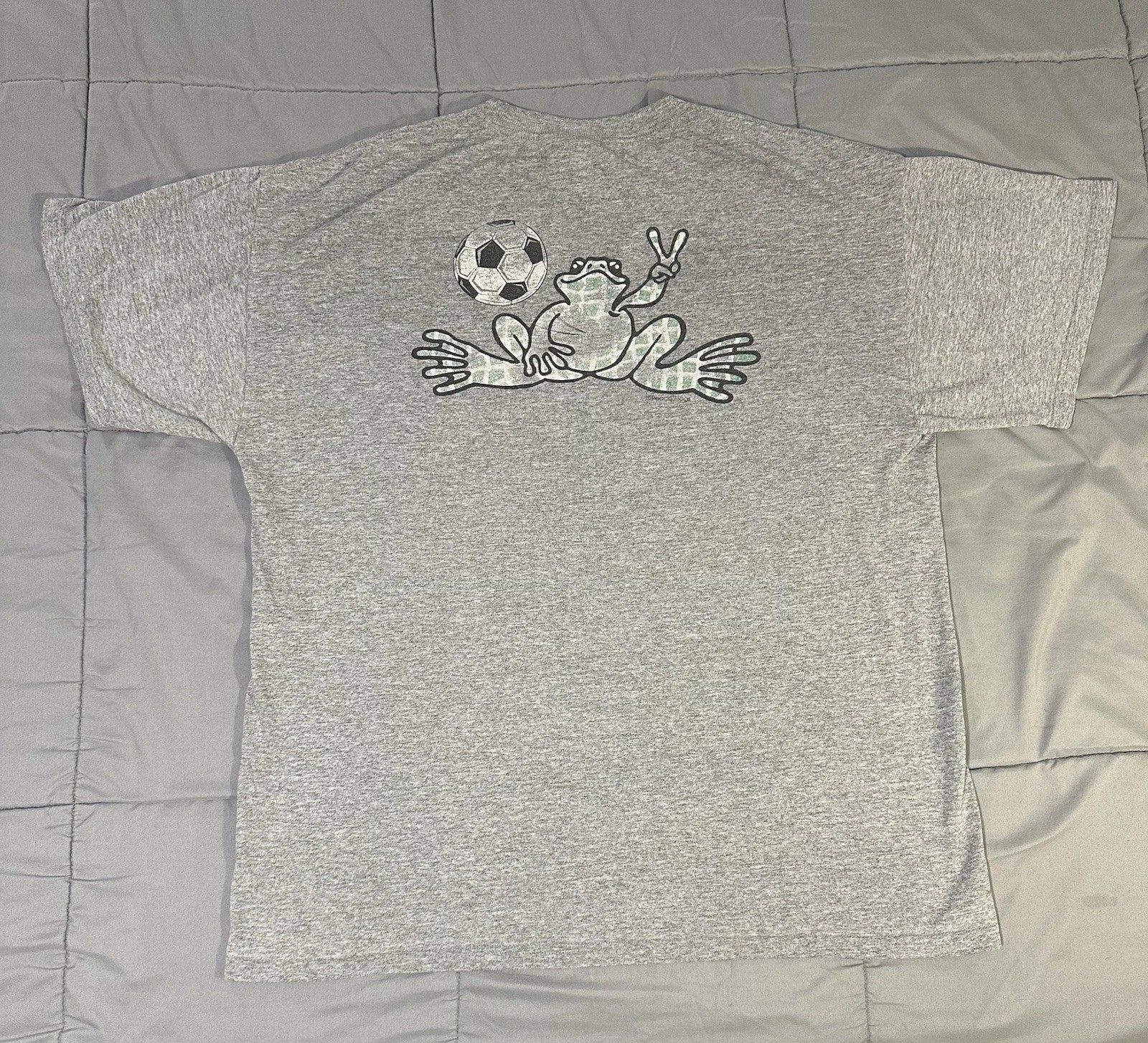 Vintage Peace Frogs Soccer Futbol Tshirt Mens Size Large 90s Y2K Gray Faded