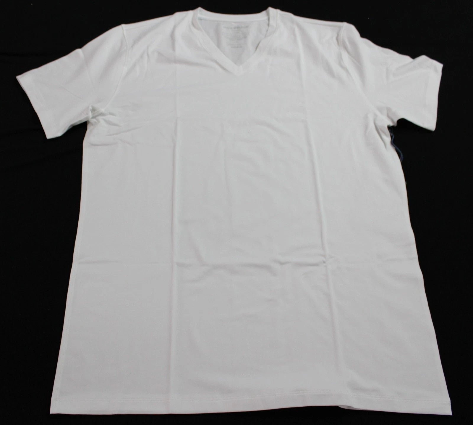 Mack Weldon Men's Solid V Neck Short Sleeve T-Shirt EJ3 Bright White Large NWT