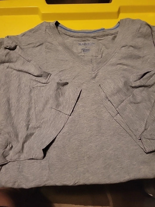 Men's Gray V-Neck Short Sleeve Cotton Knit T-Shirt Size L Madison brand