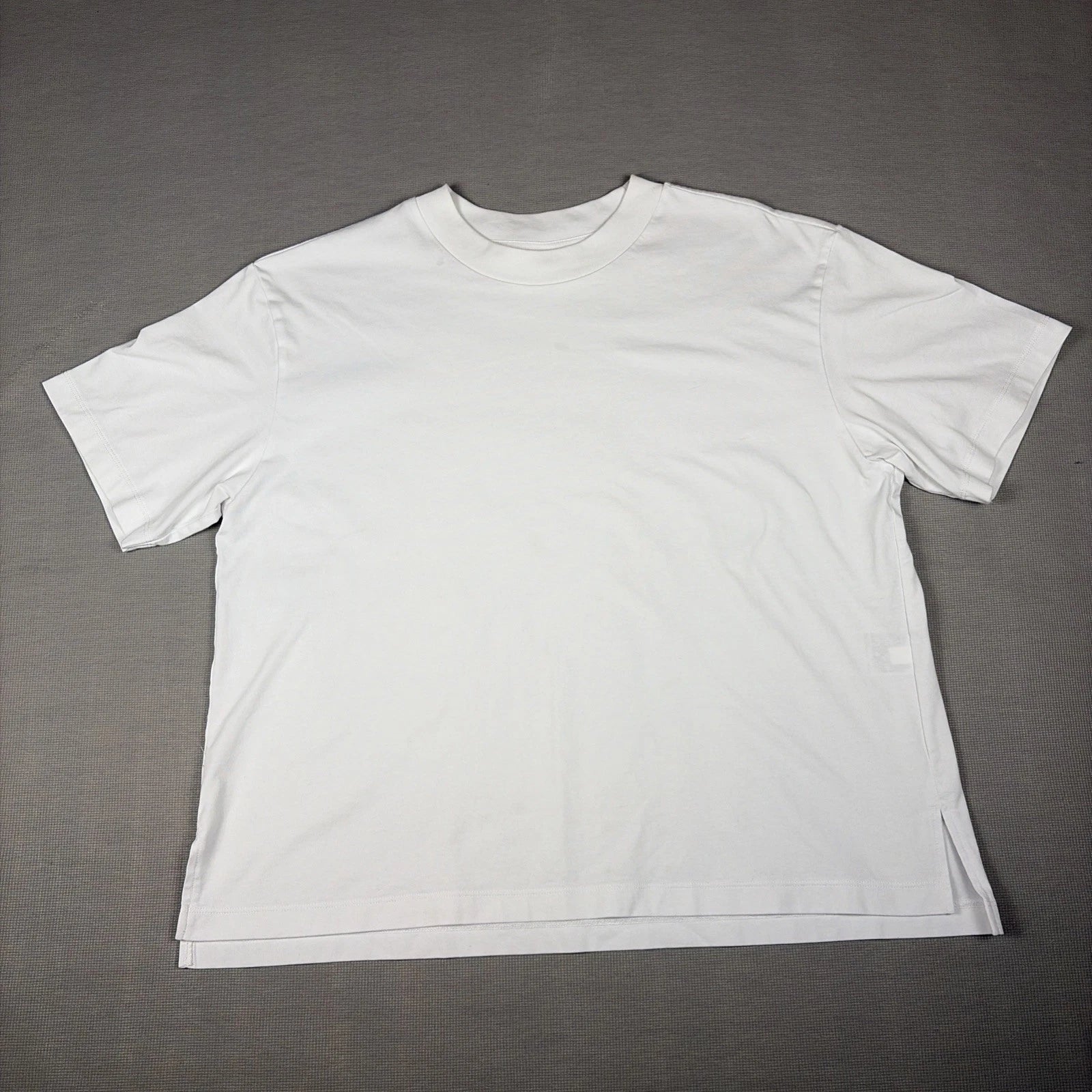 Uniqlo Men's Round Crew Neck Short Sleeve Shirt White XL