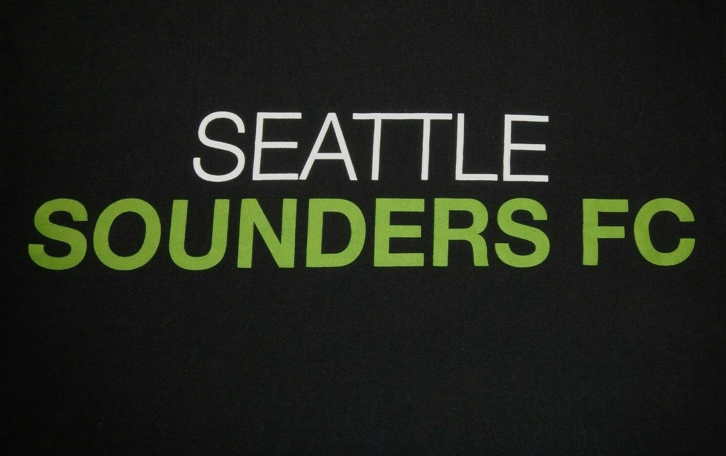 SEATTLE SOUNDERS FC - Men's (fits like) size M - Graphic T-Shirt