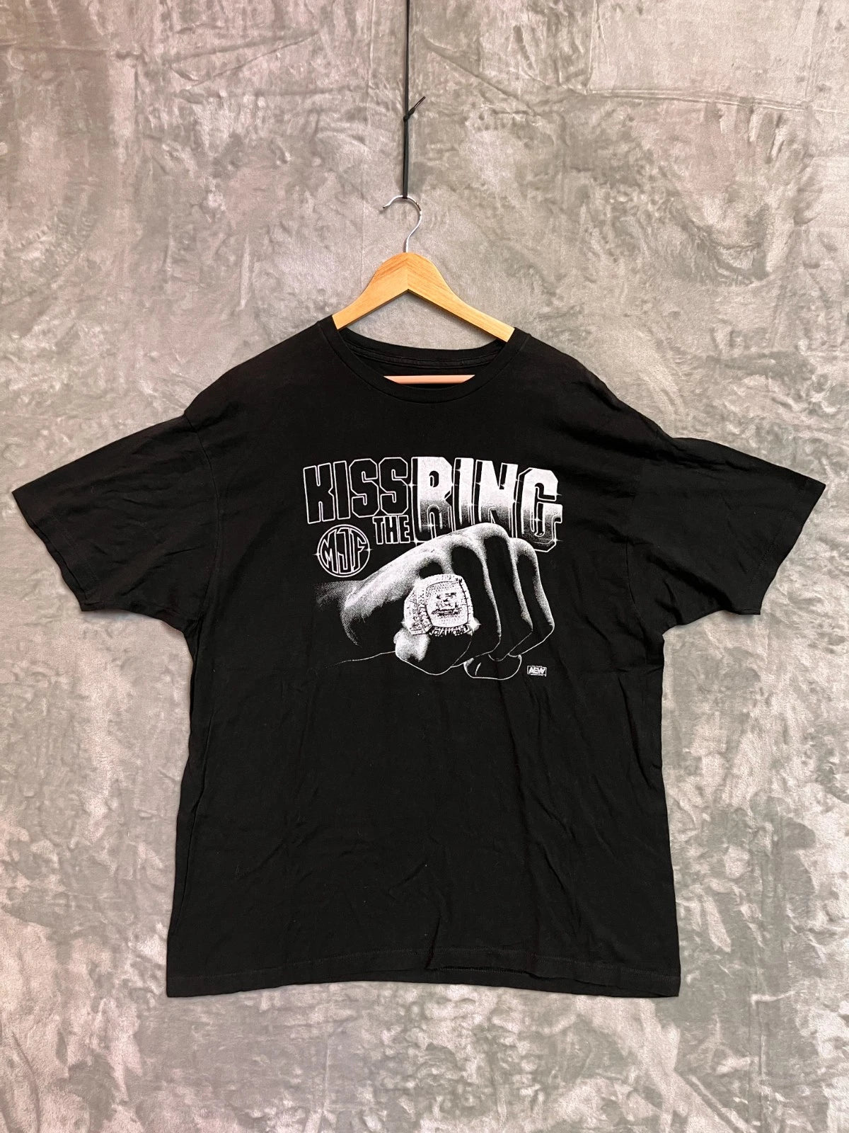 AEW Modern Wrestling T-Shirt Kiss The Ring MJF Graphic Black Relaxed Fit