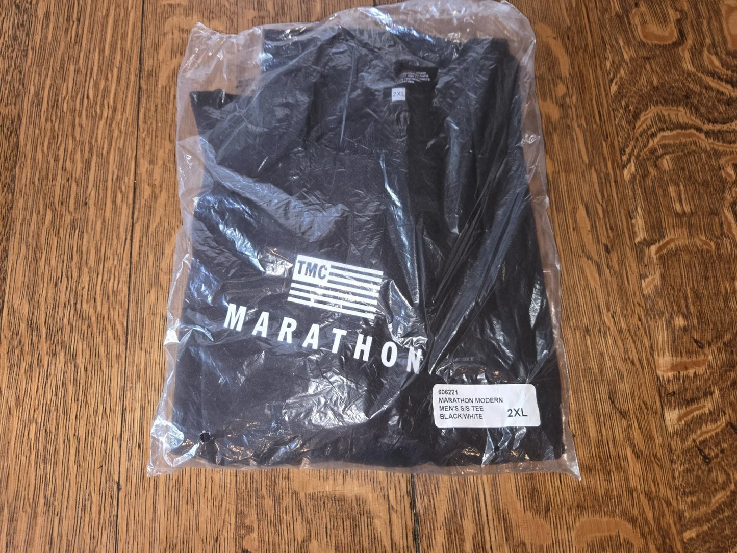 Marsthon Shirt  Modern Flag Tee Black White 2XL NWT