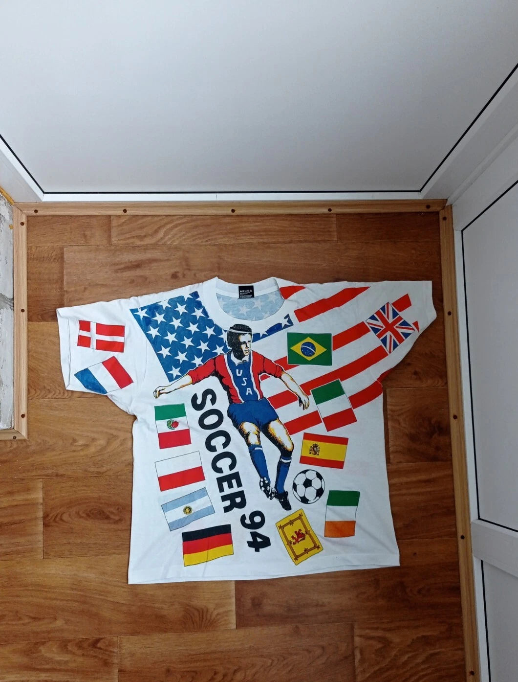 World Cup USA 94 Apex One Multi-Color T Shirt Soccer Football 1991 USA Sz L VTG