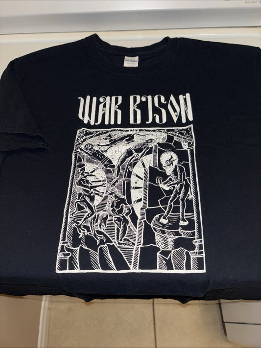Gildan Men's Short Sleeve Black Tshirt Size Large With Custom Made War Bison