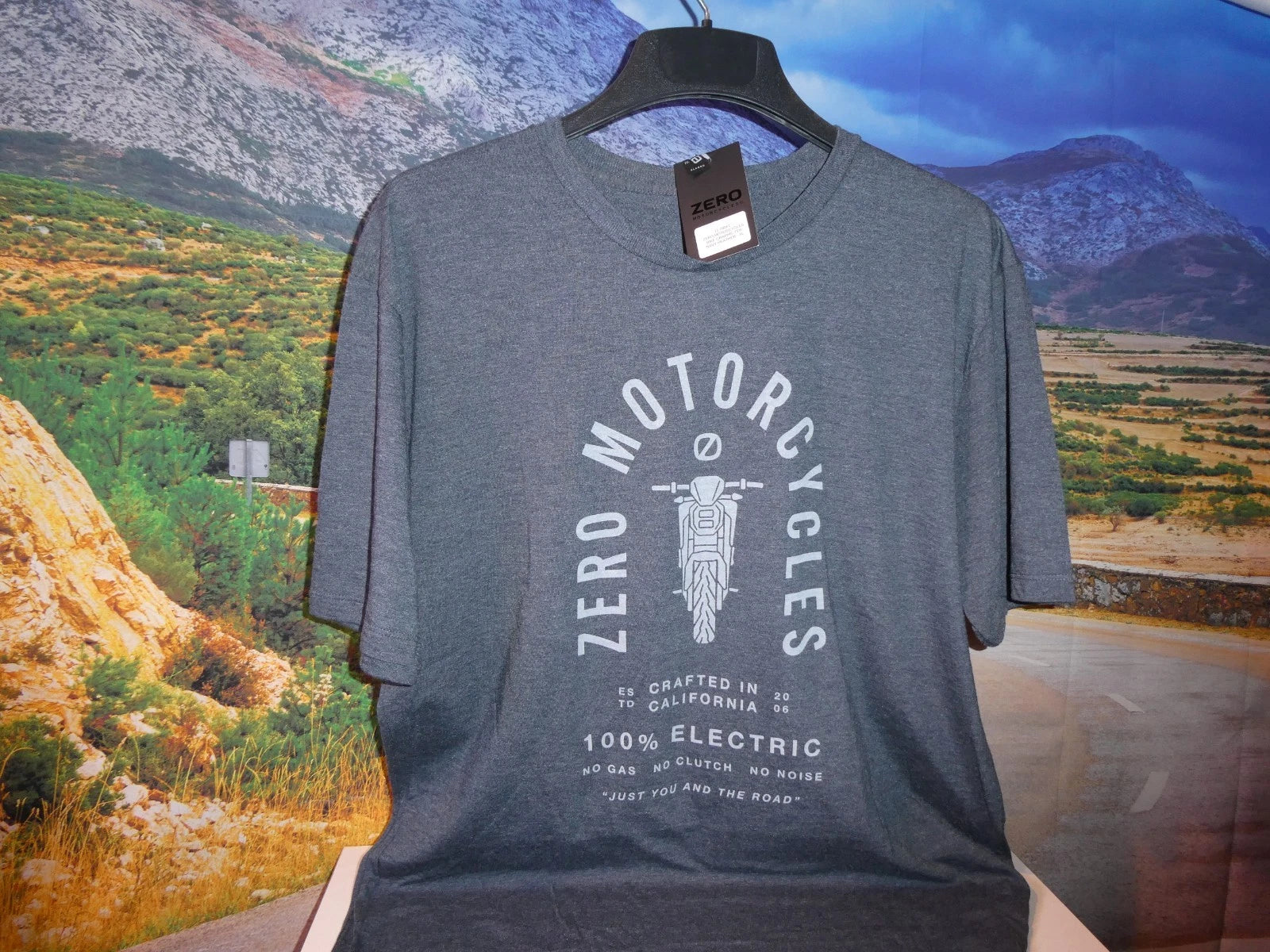T-Shirt Zero Motorcycles XL Men's  Electric Bike 100% Electric California NWT L8