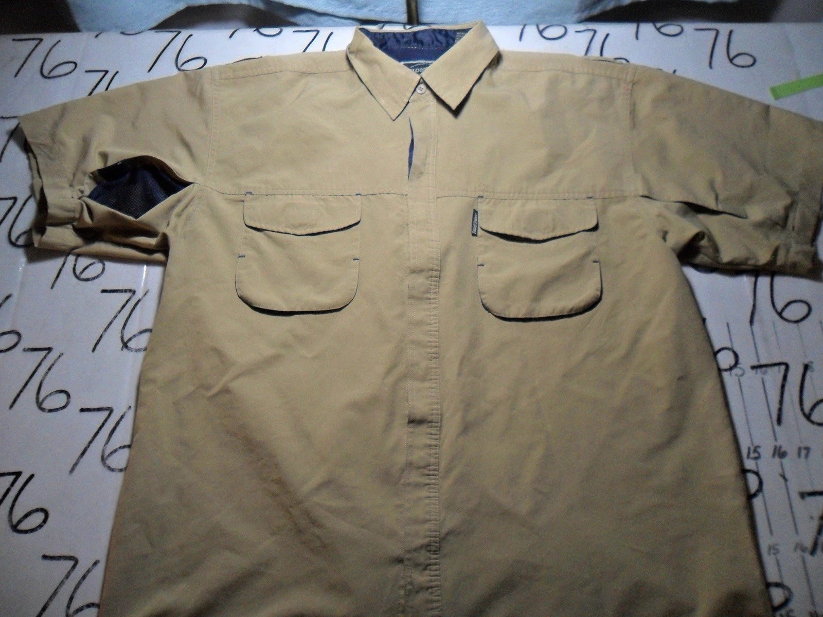 Large Field & Stream Fishing Sportswear 100% Poly Button Up Short Sleeve Shirt