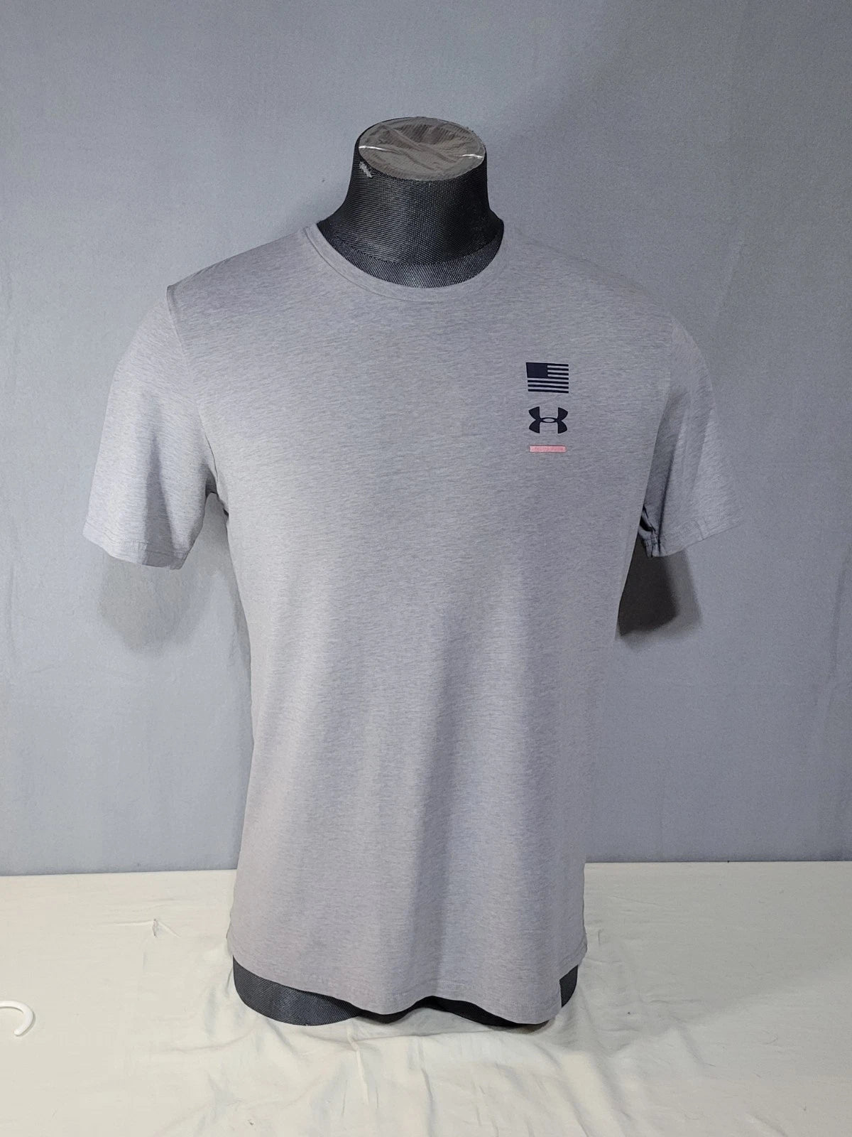 Under Armour Shirt Mens Medium Patriotic Logo Spell Out Everyday Streetwear