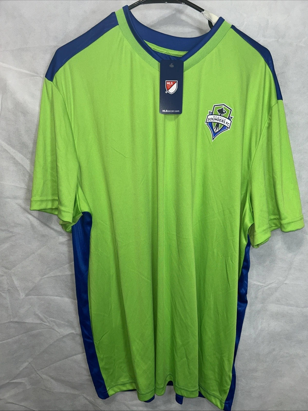 MLS  Seattle Sounders Club Football Club Men’s  Large Green   T-shirt BX1