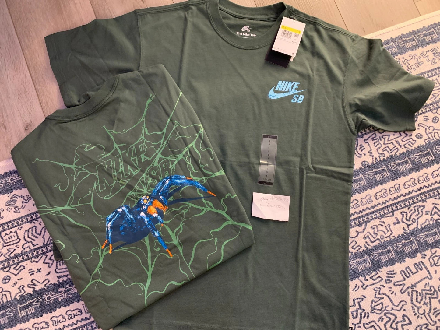 NEW Nike SB Spider Tee Halloween GITD Mens Vintage Green Small Medium Large