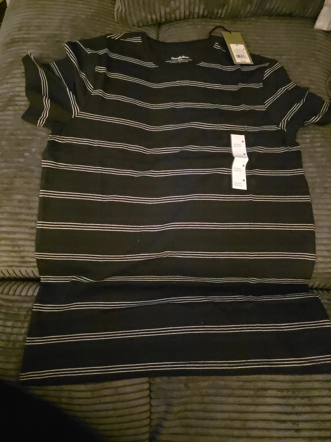 Mens Goodfellow & Co, Original Use Crew Neck T-Shirt Lot Size Medium