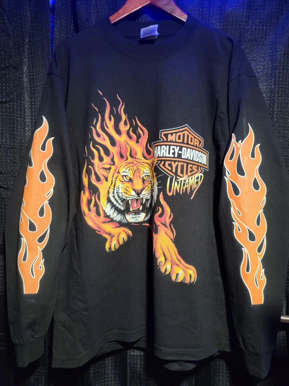VNTG HARLEY UNTAMED REPRINT LONG SLEEVE MODERN ON SHAKA HEAVYWEIGHT T SHIRT