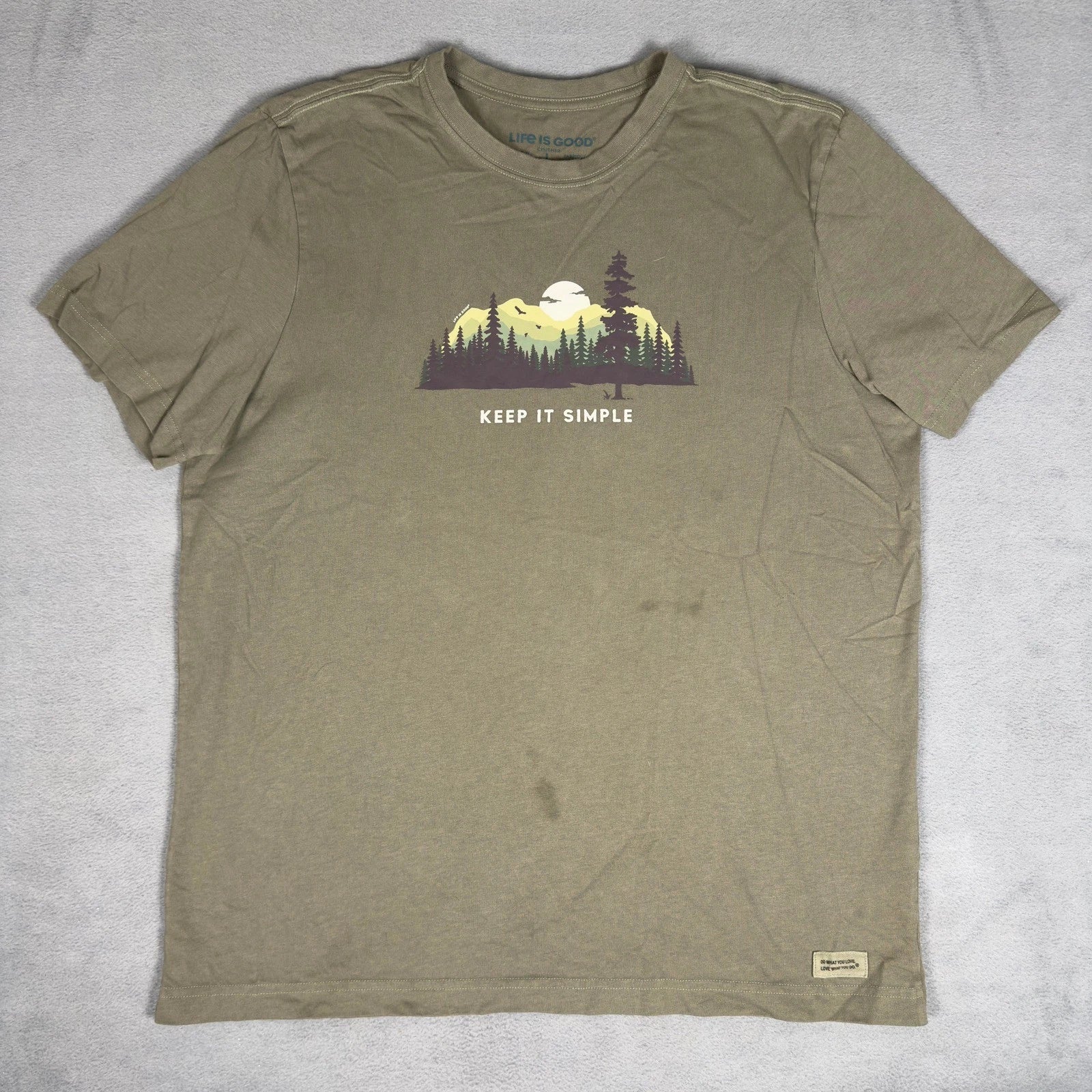 Life is Good Crusher Tee L Olive Green Keep It Simple Mountain Graphic T-Shirt