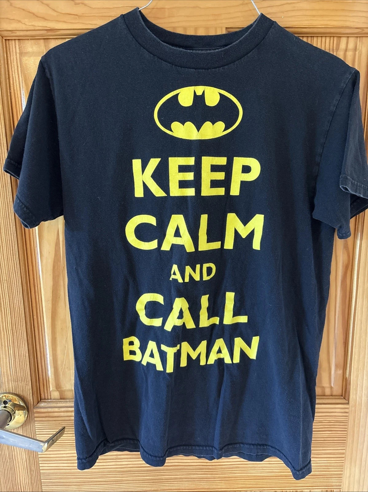 Batman Men's T-Shirt Medium Keep Calm And Call Batman Black Yellow Graphics GUC