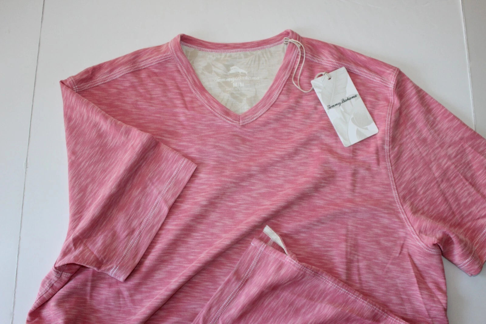 Tommy Bahama Performance Tee Shirt Palmetto V Neck ST225939 Pink SS Medium M