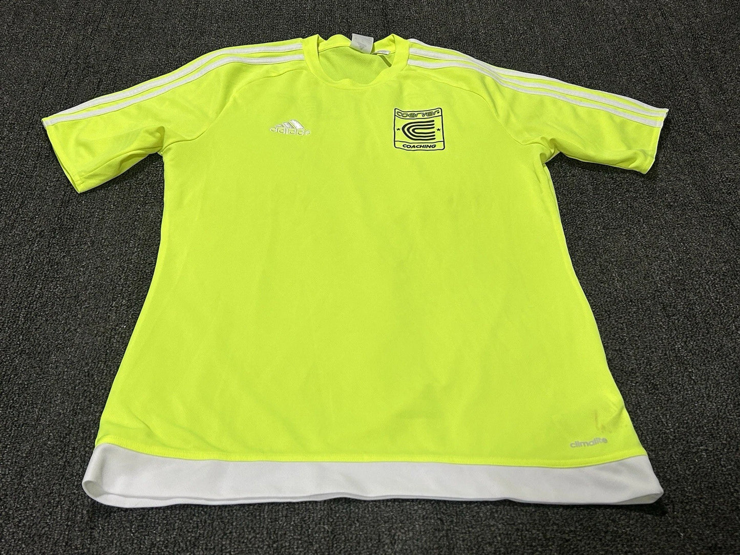 VINTAGE Soccer Coerver Coaching Men’s Medium Yellow Short Sleeve Shirt Jersey