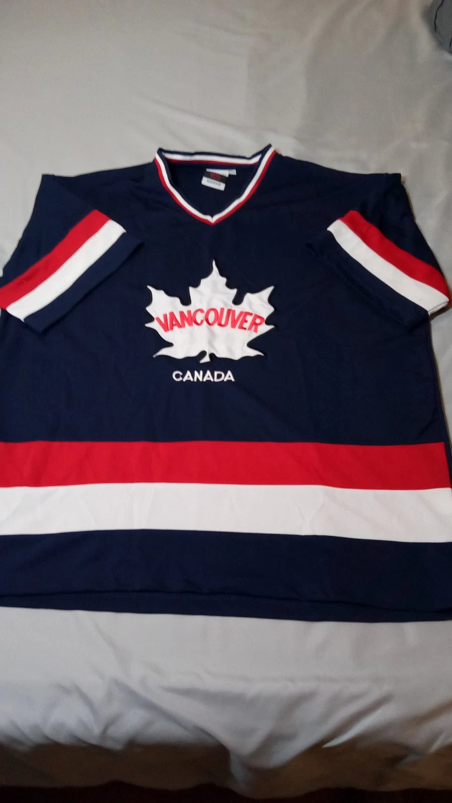 West Coast Vancouver Jersey Mens XL Blue Lightweight Casual Canada V-Neck Nice
